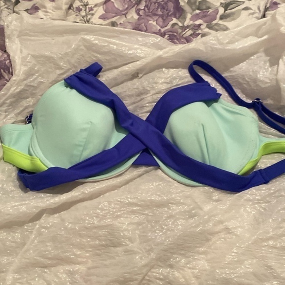 Xhilaration Crossover Bikini top